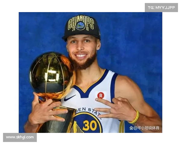 库里保持巅峰身体状态同时更显强壮展现无与伦比竞技魅力